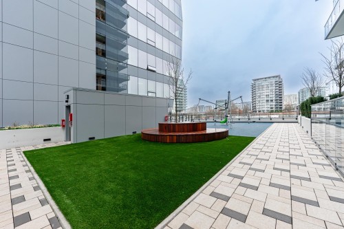 902-7977 Lansdowne Road, Richmond, BC - Outdoor