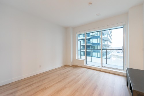902-7977 Lansdowne Road, Richmond, BC - Indoor Photo Showing Other Room