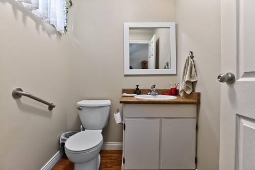 461 Carlsen Place, Port Moody, BC - Indoor Photo Showing Bathroom