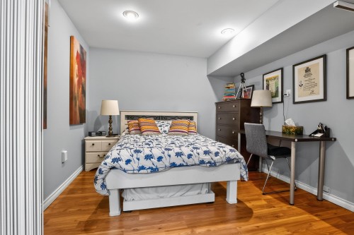 461 Carlsen Place, Port Moody, BC - Indoor Photo Showing Bedroom