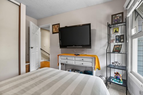 461 Carlsen Place, Port Moody, BC - Indoor Photo Showing Bedroom