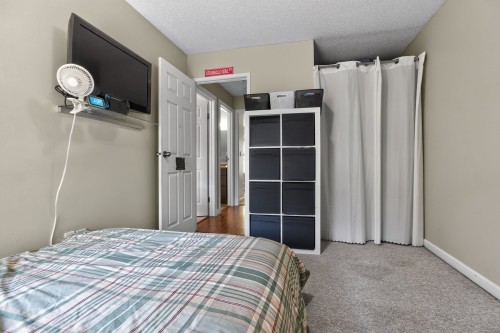 461 Carlsen Place, Port Moody, BC - Indoor Photo Showing Bedroom