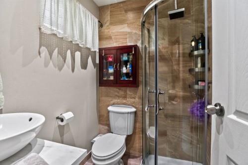 461 Carlsen Place, Port Moody, BC - Indoor Photo Showing Bathroom
