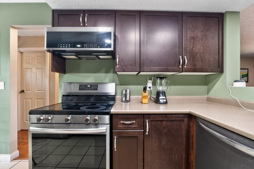 461 Carlsen Place, Port Moody, BC - Indoor Photo Showing Kitchen