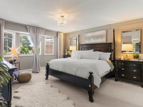 9291 Boyd Court, Richmond, BC - Indoor Photo Showing Bedroom