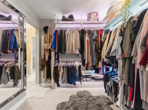 9291 Boyd Court, Richmond, BC - Indoor With Storage