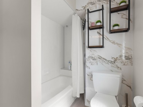 9291 Boyd Court, Richmond, BC - Indoor Photo Showing Bathroom