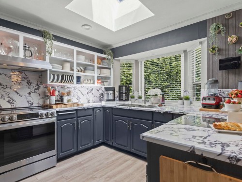 9291 Boyd Court, Richmond, BC - Indoor Photo Showing Kitchen With Upgraded Kitchen