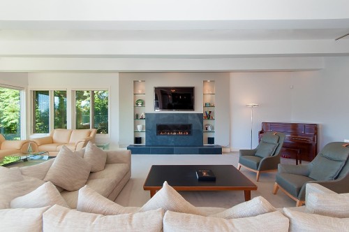 6175 Nelson Avenue, West Vancouver, BC - Indoor Photo Showing Living Room With Fireplace