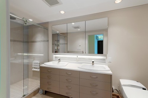 6175 Nelson Avenue, West Vancouver, BC - Indoor Photo Showing Bathroom