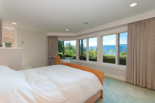 6175 Nelson Avenue, West Vancouver, BC - Indoor Photo Showing Bedroom