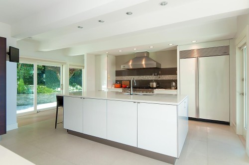 6175 Nelson Avenue, West Vancouver, BC - Indoor Photo Showing Kitchen