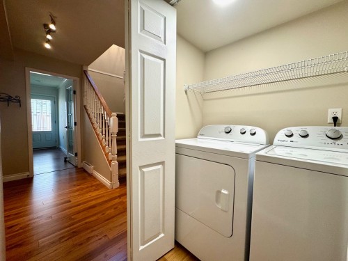 1032 Cornwall Drive, Port Coquitlam, BC - Indoor Photo Showing Laundry Room