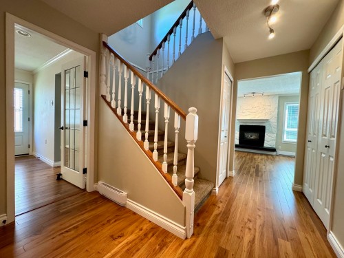 1032 Cornwall Drive, Port Coquitlam, BC - Indoor Photo Showing Other Room With Fireplace