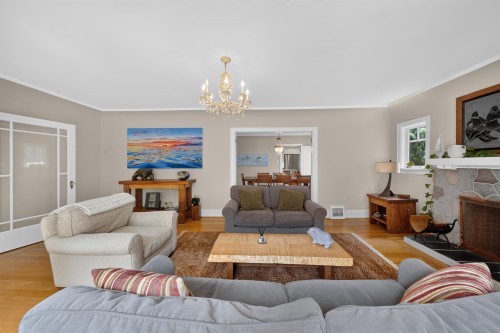 4655 6Th Avenue W, Vancouver, BC - Indoor Photo Showing Living Room With Fireplace