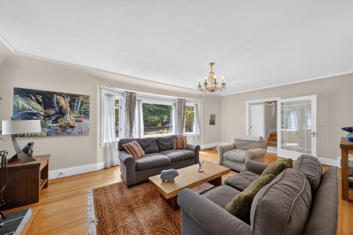 4655 6Th Avenue W, Vancouver, BC - Indoor Photo Showing Living Room