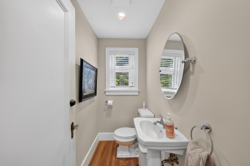 4655 6Th Avenue W, Vancouver, BC - Indoor Photo Showing Bathroom