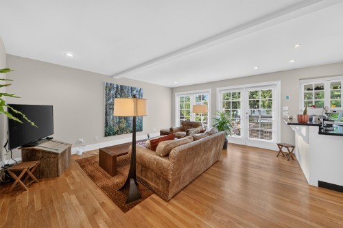 4655 6Th Avenue W, Vancouver, BC - Indoor Photo Showing Living Room