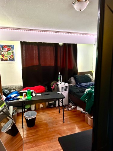 6915 Beatrice Street, Vancouver, BC - Indoor