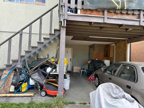 6915 Beatrice Street, Vancouver, BC -  Photo Showing Garage