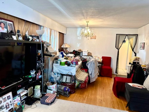 6915 Beatrice Street, Vancouver, BC - Indoor