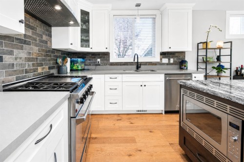 11448 232 Street, Maple Ridge, BC - Indoor Photo Showing Kitchen