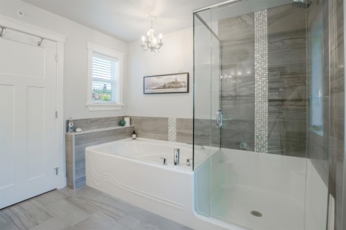 11448 232 Street, Maple Ridge, BC - Indoor Photo Showing Bathroom
