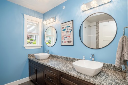 11448 232 Street, Maple Ridge, BC - Indoor Photo Showing Bathroom