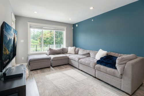 11448 232 Street, Maple Ridge, BC - Indoor Photo Showing Living Room