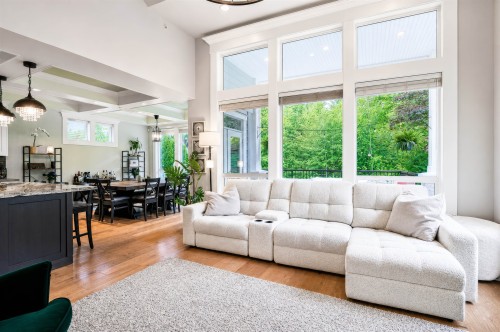 11448 232 Street, Maple Ridge, BC - Indoor Photo Showing Living Room