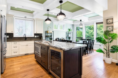 11448 232 Street, Maple Ridge, BC - Indoor Photo Showing Kitchen With Upgraded Kitchen
