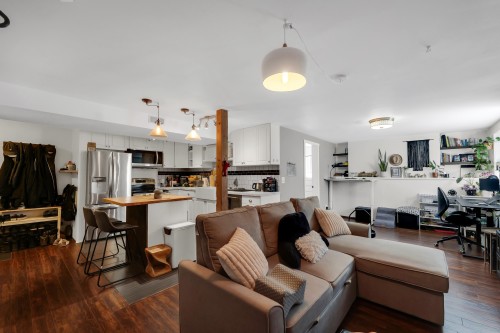 40256 Ayr Drive, Squamish, BC - Indoor Photo Showing Living Room