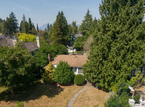 2677 35Th Avenue W, Vancouver, BC - Outdoor