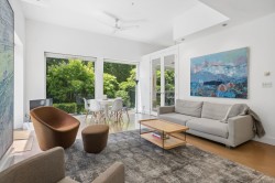 100-1550 15th Avenue W Vancouver, BC V6J 2K6