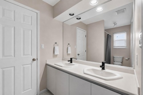 3780 Cunningham Drive, Richmond, BC - Indoor Photo Showing Bathroom