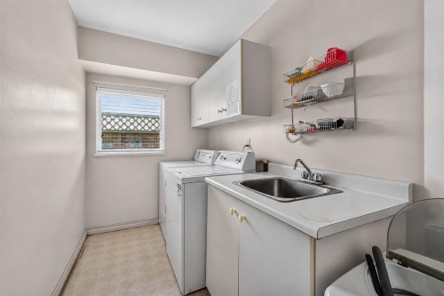 3780 Cunningham Drive, Richmond, BC - Indoor Photo Showing Laundry Room
