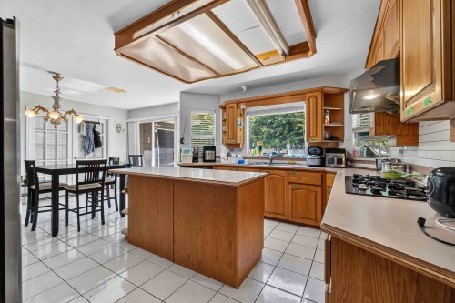 3780 Cunningham Drive, Richmond, BC - Indoor Photo Showing Kitchen