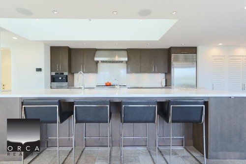 6173 Nelson Avenue, West Vancouver, BC - Indoor Photo Showing Kitchen With Upgraded Kitchen