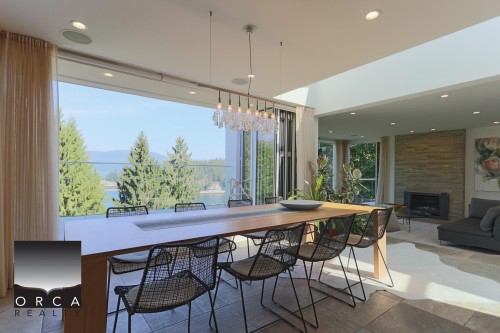 6173 Nelson Avenue, West Vancouver, BC - Indoor Photo Showing Dining Room With Fireplace