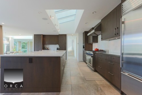 6173 Nelson Avenue, West Vancouver, BC - Indoor Photo Showing Kitchen With Upgraded Kitchen
