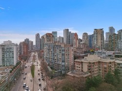404-238 Alvin Narod Mews  Vancouver, BC V6B 5Z3