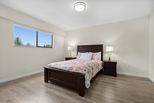 817 51 Avenue E, Vancouver, BC - Indoor Photo Showing Bedroom