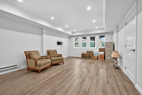 817 51 Avenue E, Vancouver, BC - Indoor