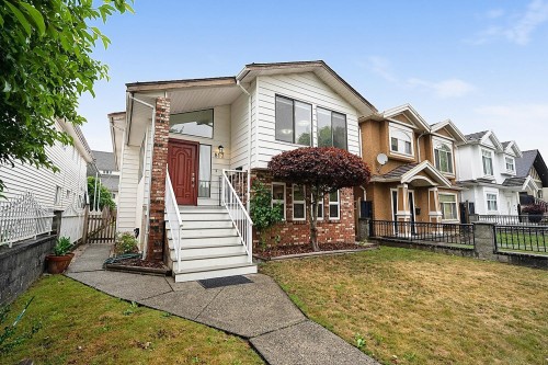 817 51 Avenue E, Vancouver, BC - Outdoor With Facade