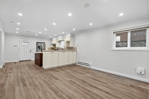 817 51 Avenue E, Vancouver, BC - Indoor Photo Showing Kitchen