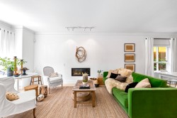 2-258 14th Street WNorth Vancouver, BC V7M 1P3