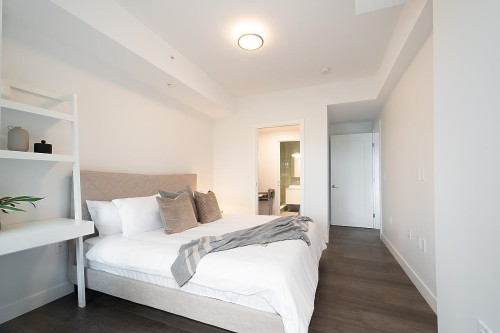 201-717 17Th Avenue W, Vancouver, BC - Indoor Photo Showing Bedroom