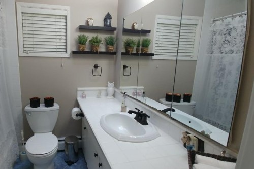 25855 112 Avenue, Maple Ridge, BC - Indoor Photo Showing Bathroom