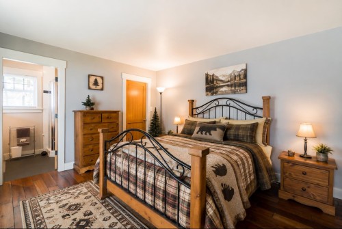 29 Croker Island E, North Vancouver, BC - Indoor Photo Showing Bedroom