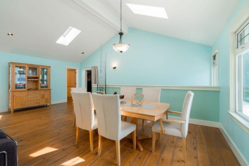 29 Croker Island E, North Vancouver, BC - Indoor Photo Showing Dining Room